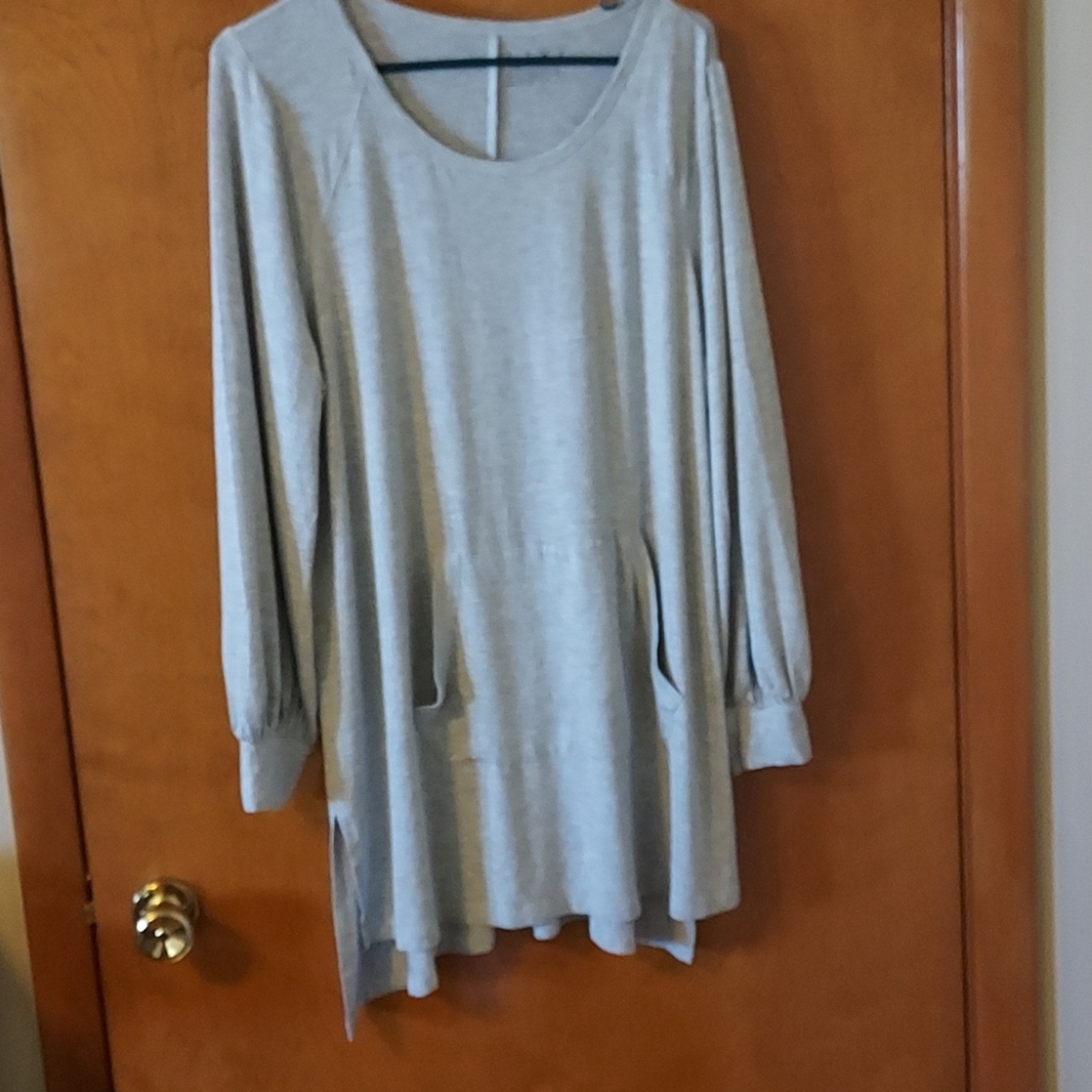 Donating soon! NWT tunic top